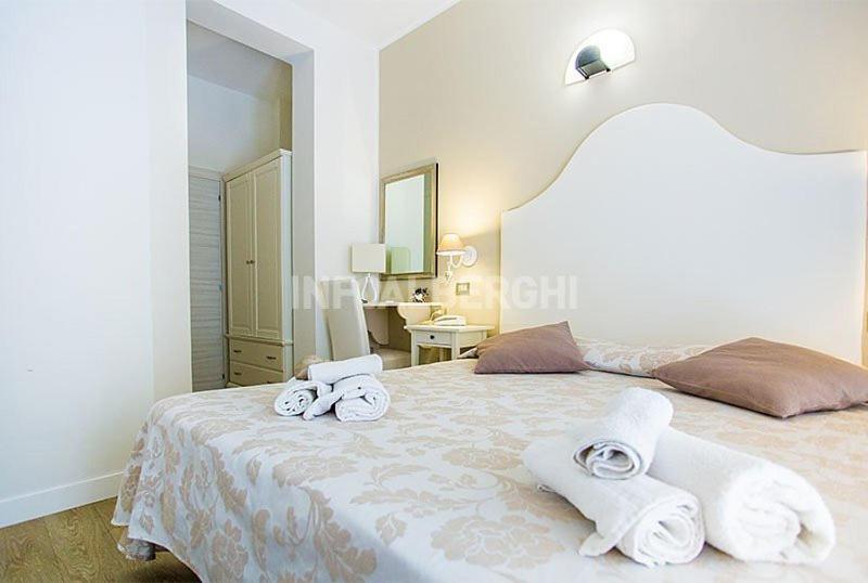 Hotel Ermeti B&B Brunch Riccione Exterior photo