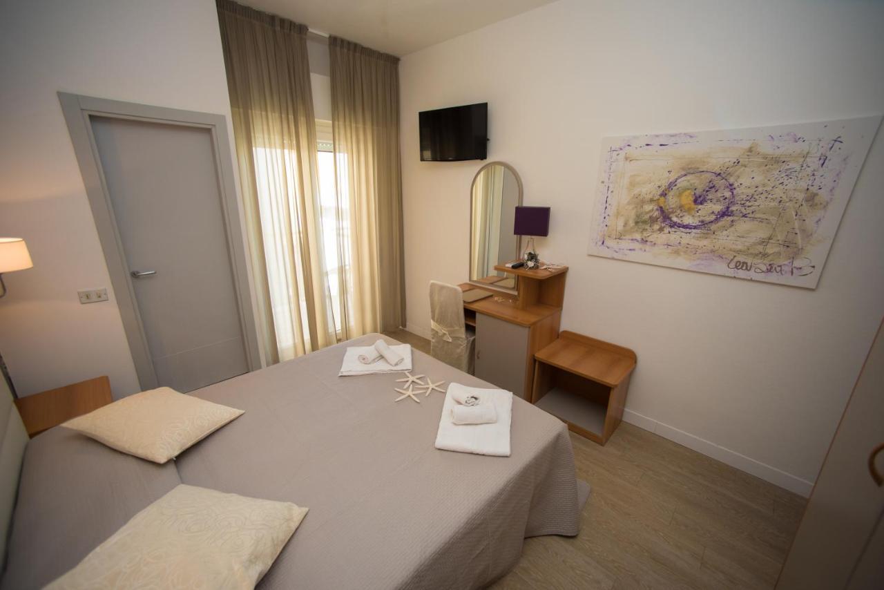 Hotel Ermeti B&B Brunch Riccione Exterior photo