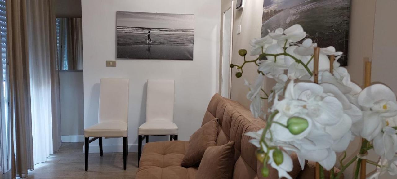 Hotel Ermeti B&B Brunch Riccione Exterior photo