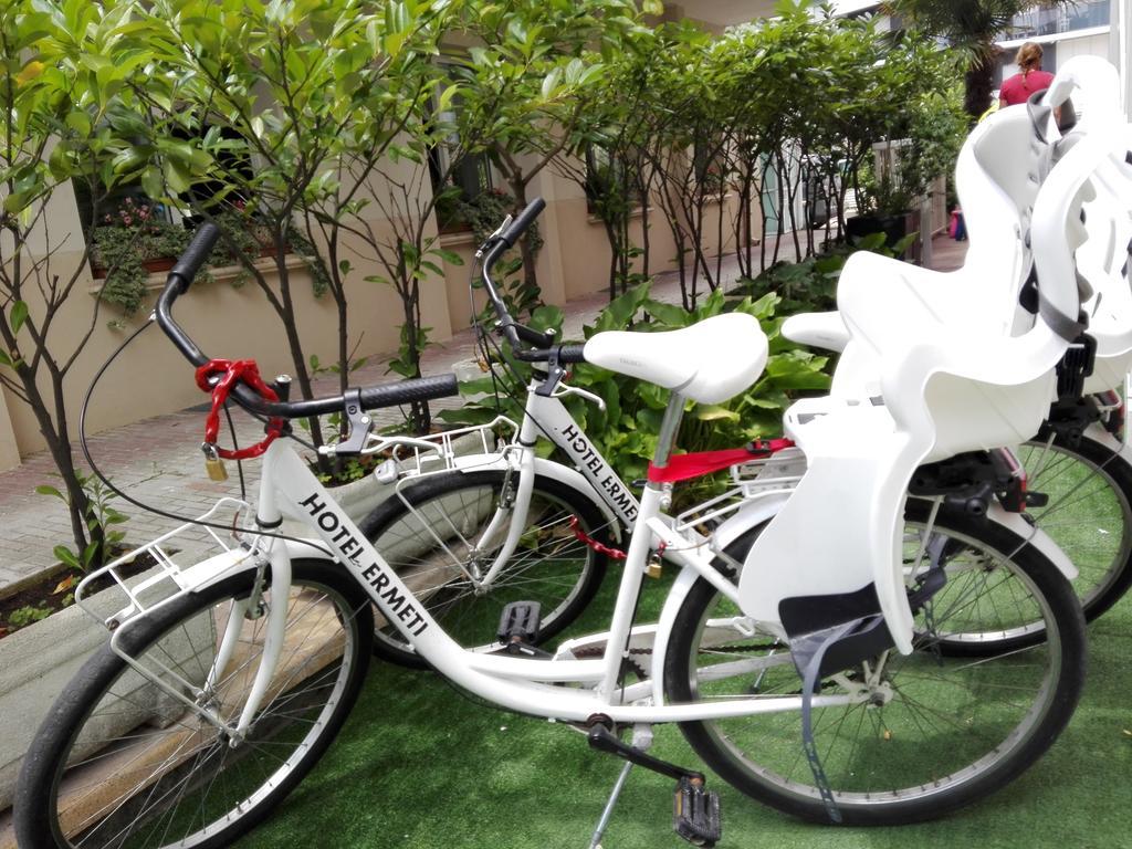 Hotel Ermeti B&B Brunch Riccione Exterior photo
