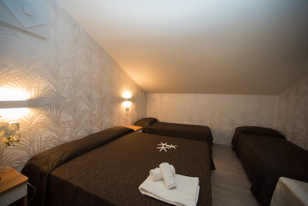 Hotel Ermeti B&B Brunch Riccione Exterior photo