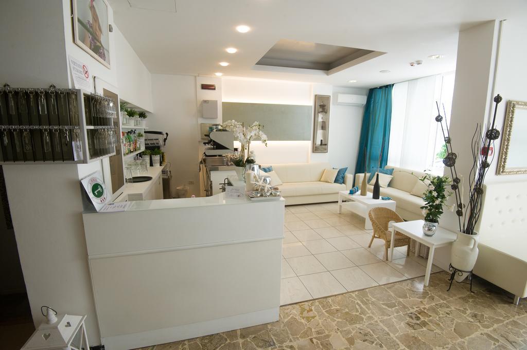Hotel Ermeti B&B Brunch Riccione Exterior photo