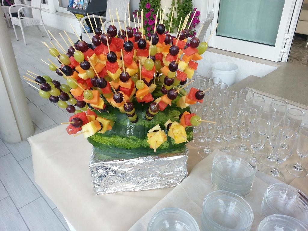 Hotel Ermeti B&B Brunch Riccione Exterior photo