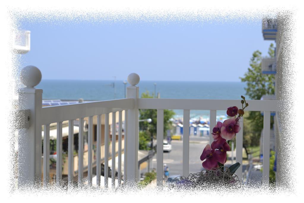 Hotel Ermeti B&B Brunch Riccione Exterior photo